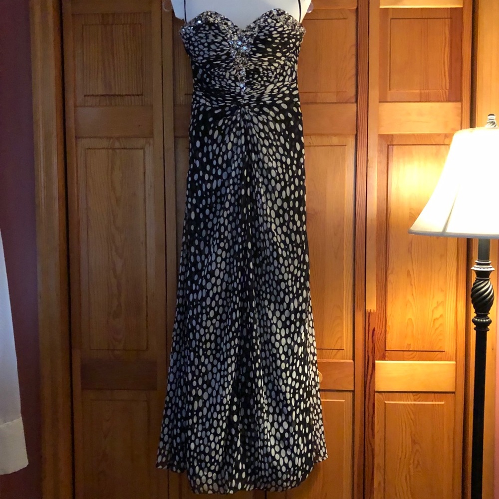 Prom Dress - Picture 2 of 5
